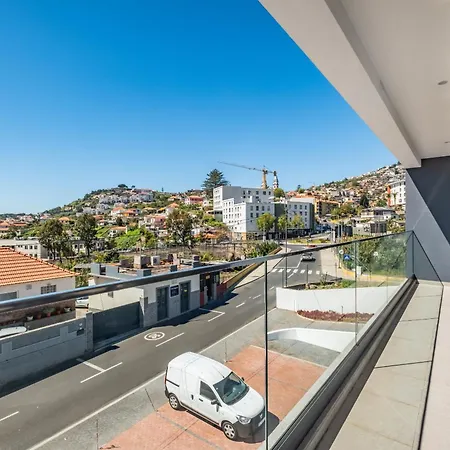 Contemporary C By Madeira Sun Travel Appartement